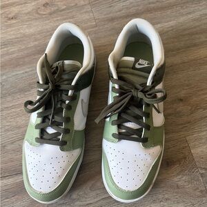 Nike Dunk Low sneakers in the "Oil Green" colorway